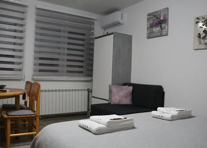 Sokak 8 * Sremski Karlovci